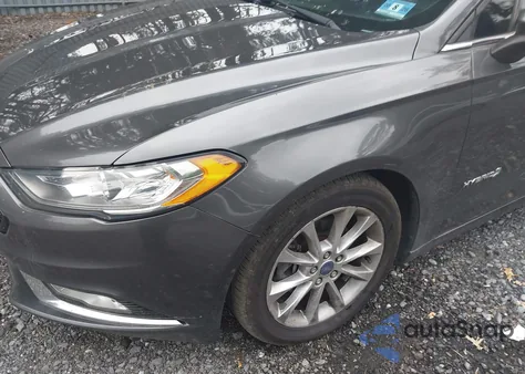2017 Ford Fusion Hybrid Se z USA, uszkodzony, nr VIN 3FA6P0LU3HR238169